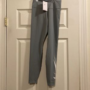 Nike One women’s 7/8” leggings NWT